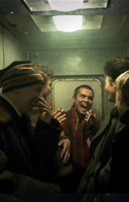 «она с другой группировки»