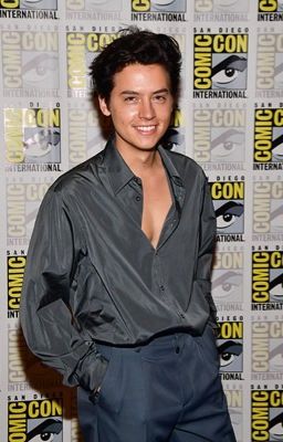 Киллер(Cole Sprouse)